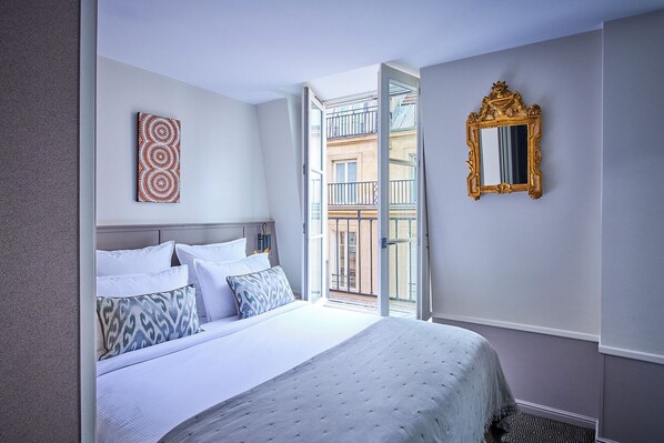 Habitación Deluxe | Caja de seguridad en la habitación, escritorio y insonorización 