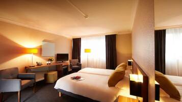 Minibar, coffres-forts dans les chambres, bureau, chambres insonorisées