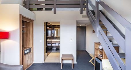 Minibar, in-room safe, desk, soundproofing