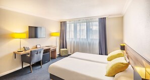 Minibar, in-room safe, desk, soundproofing - Best Western Hotel Atrium Valence (Valence)