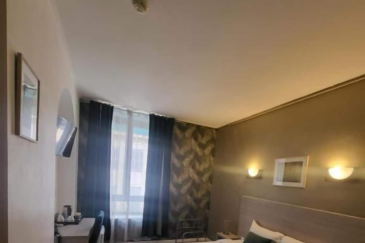 Superior Double Room | Desk, blackout drapes, iron/ironing board (on request), WiFi (free)