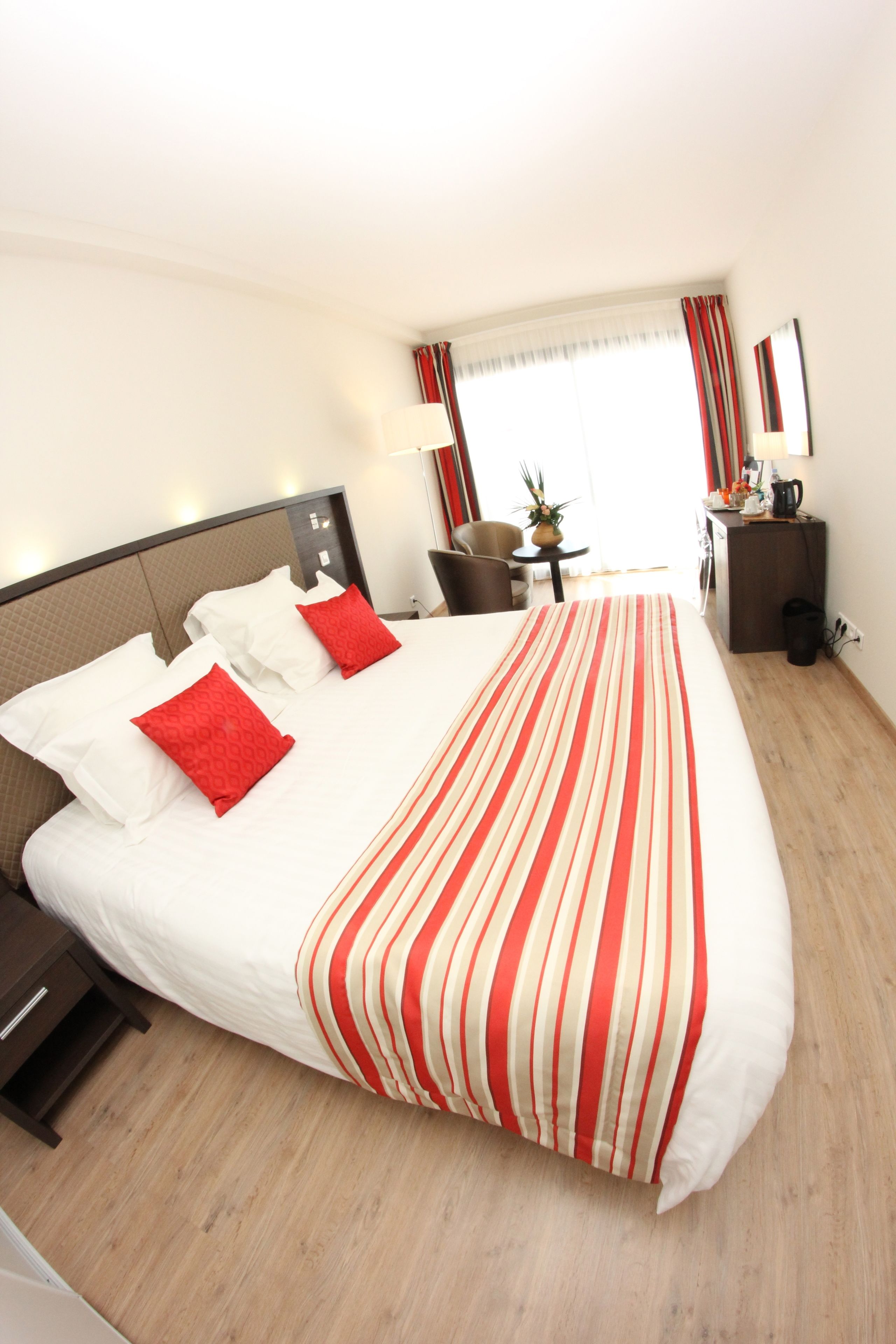 1 bedroom, in-room safe, desk, soundproofing