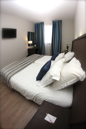 In-room safe, desk, soundproofing, iron/ironing board