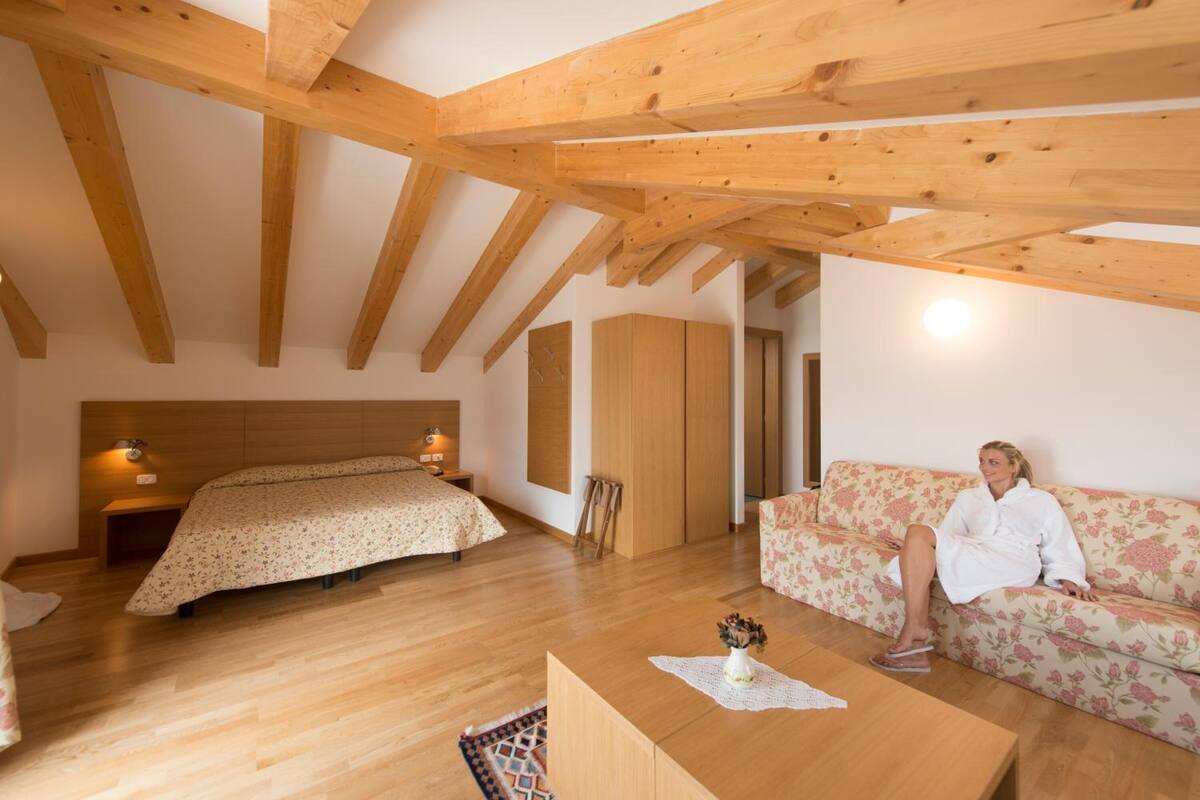 in-room safe, individually furnished, desk, rollaway beds