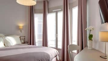 Ropa de cama de alta calidad y minibar con artículos gratuitos
