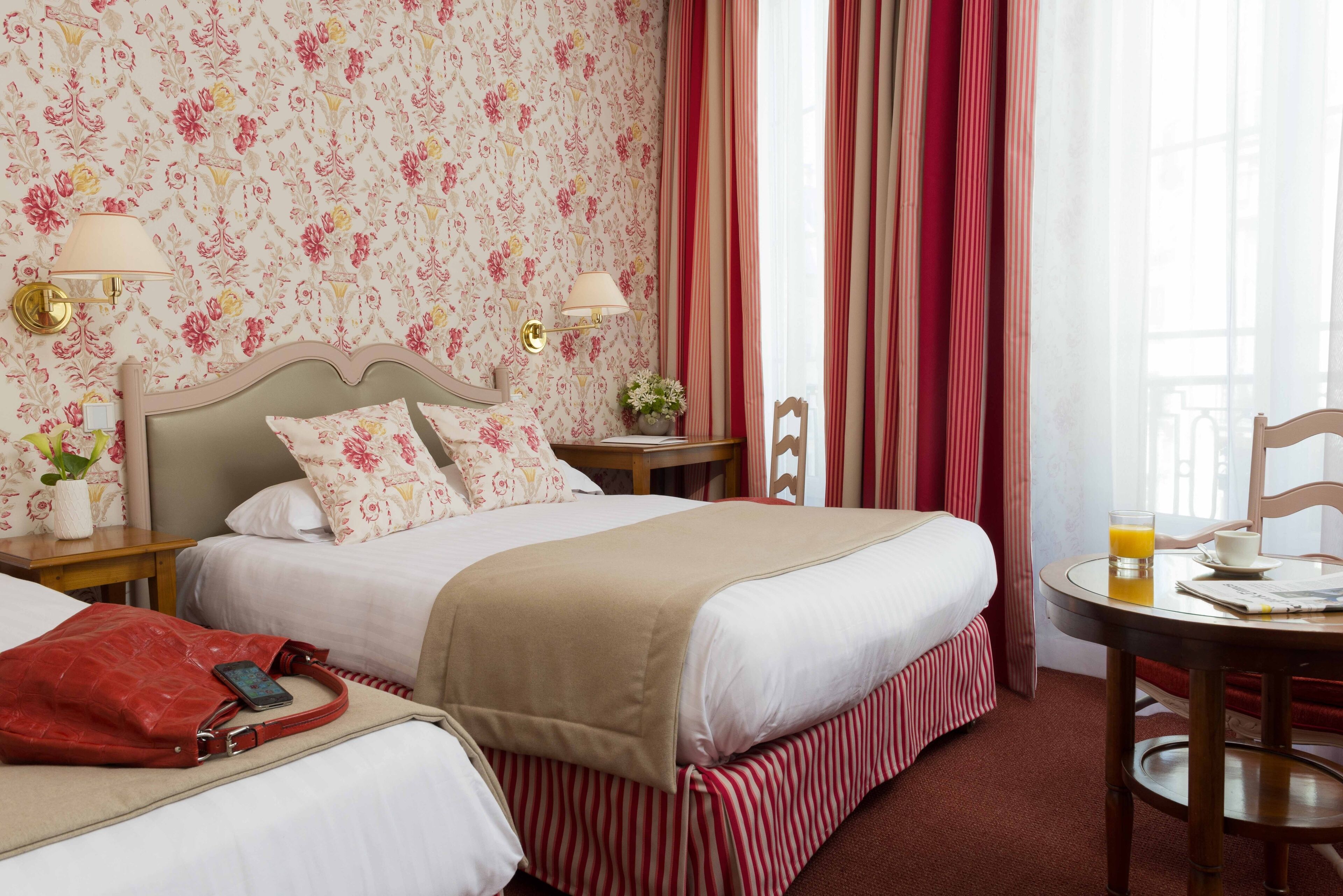 superior double or twin room | minibar, in-room safe, desk, blackout curtains