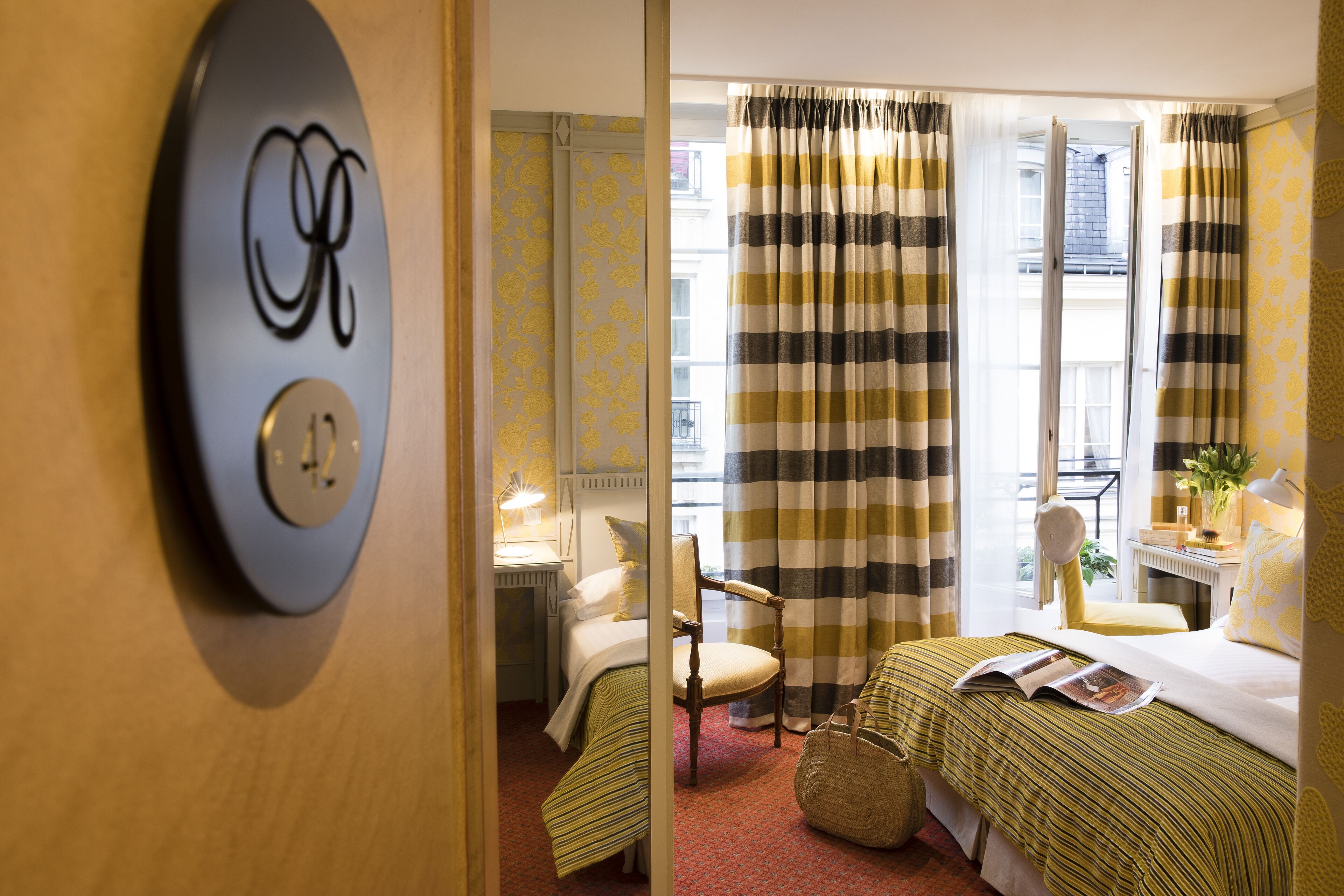 deluxe double or twin room | minibar, in-room safe, desk, blackout curtains