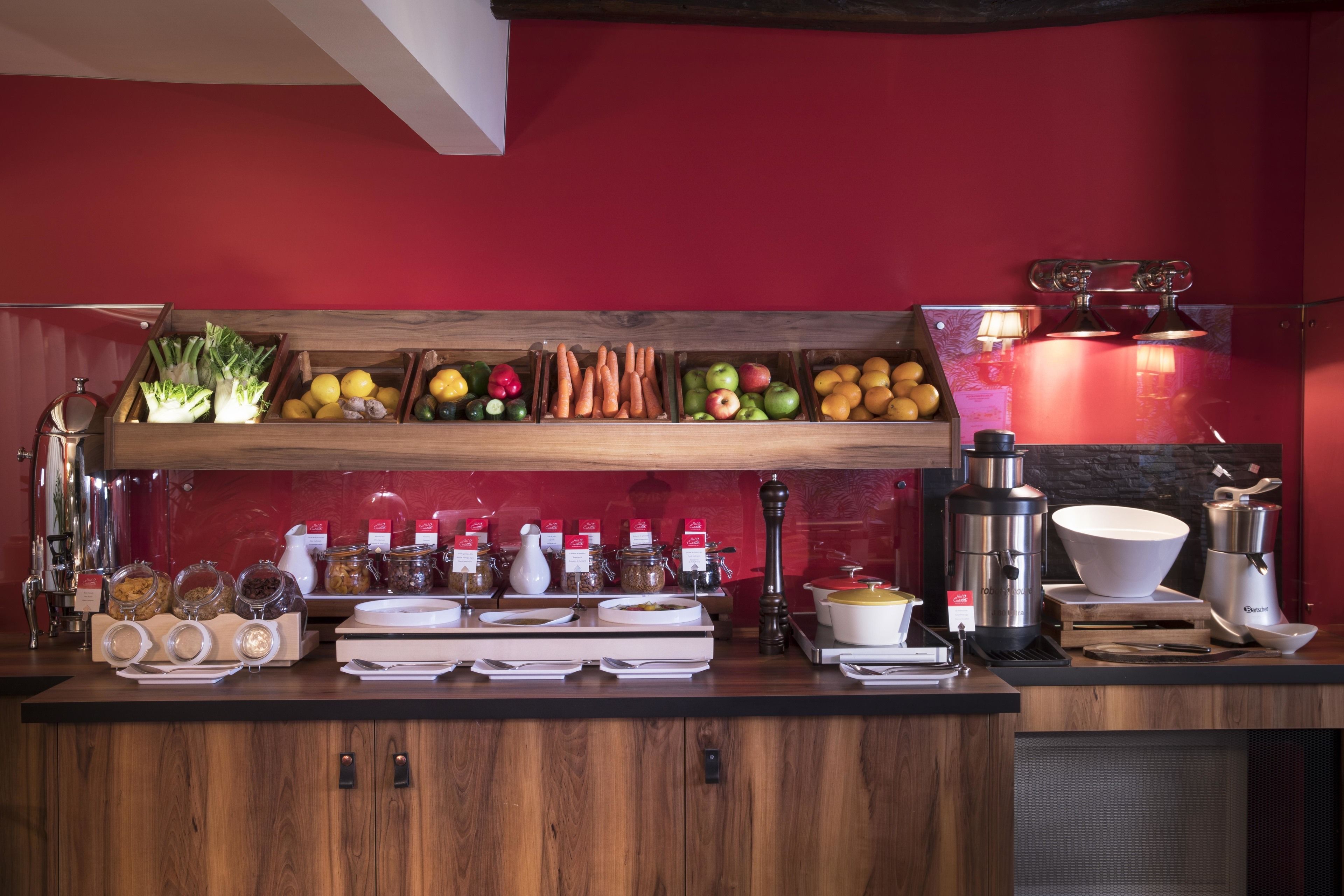 daily buffet breakfast for a fee