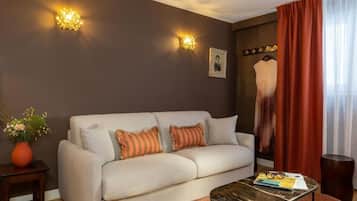 Suite | Living area | Flat-screen TV