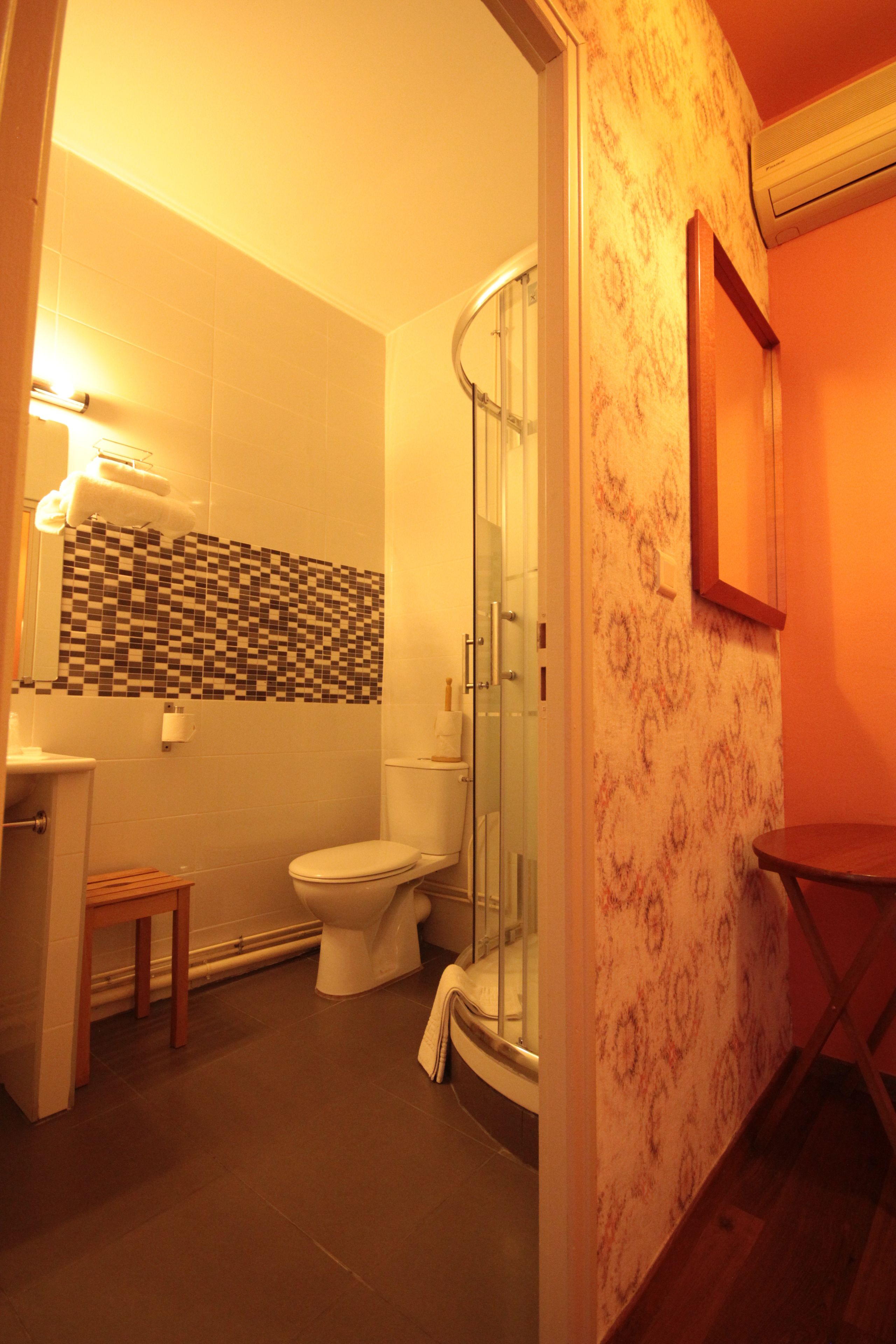 Foto - Hôtel Des Arts, Artisanal et Indépendant