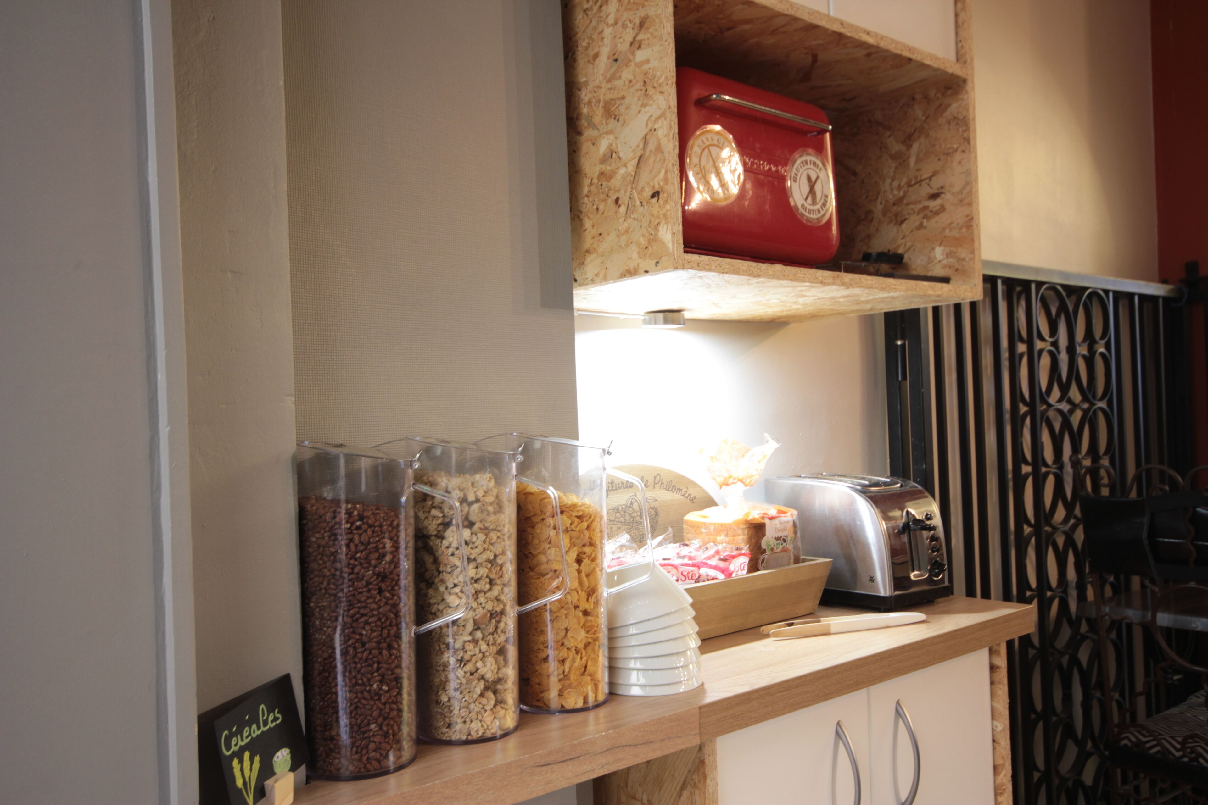 Foto - Hôtel Des Arts, Artisanal et Indépendant