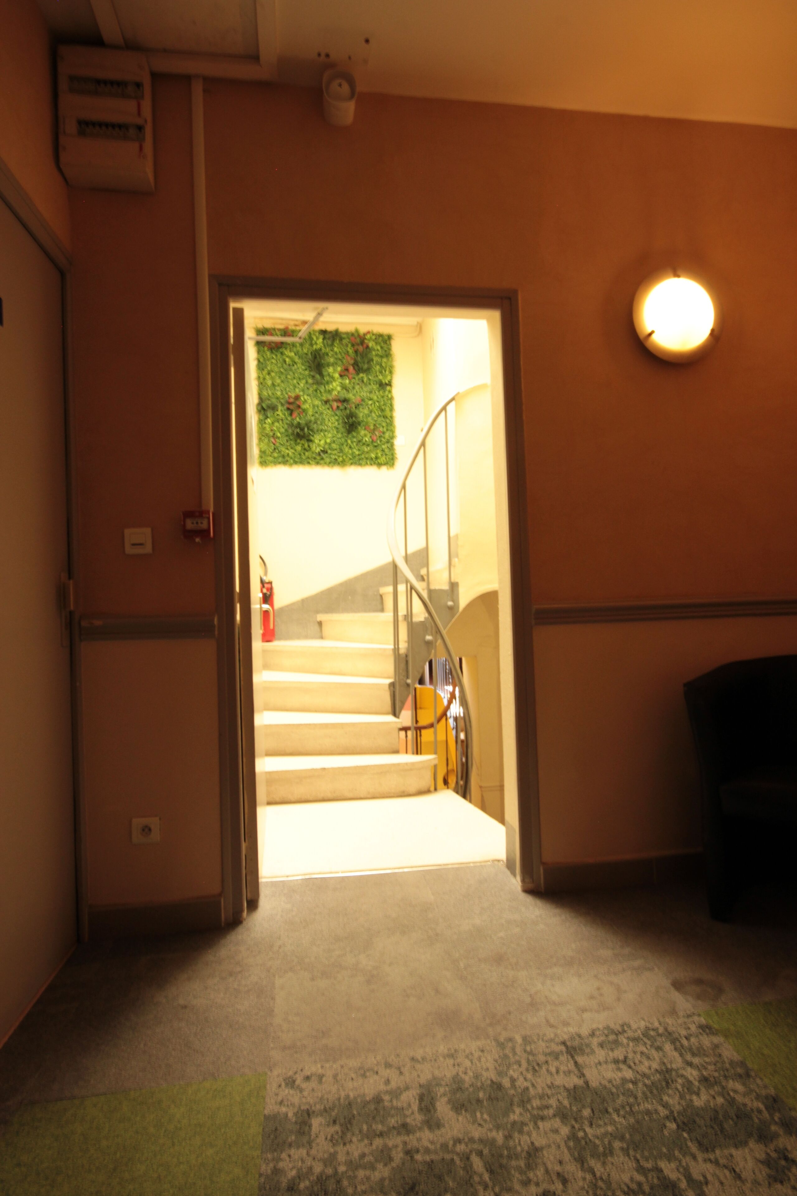 Foto - Hôtel Des Arts, Artisanal et Indépendant