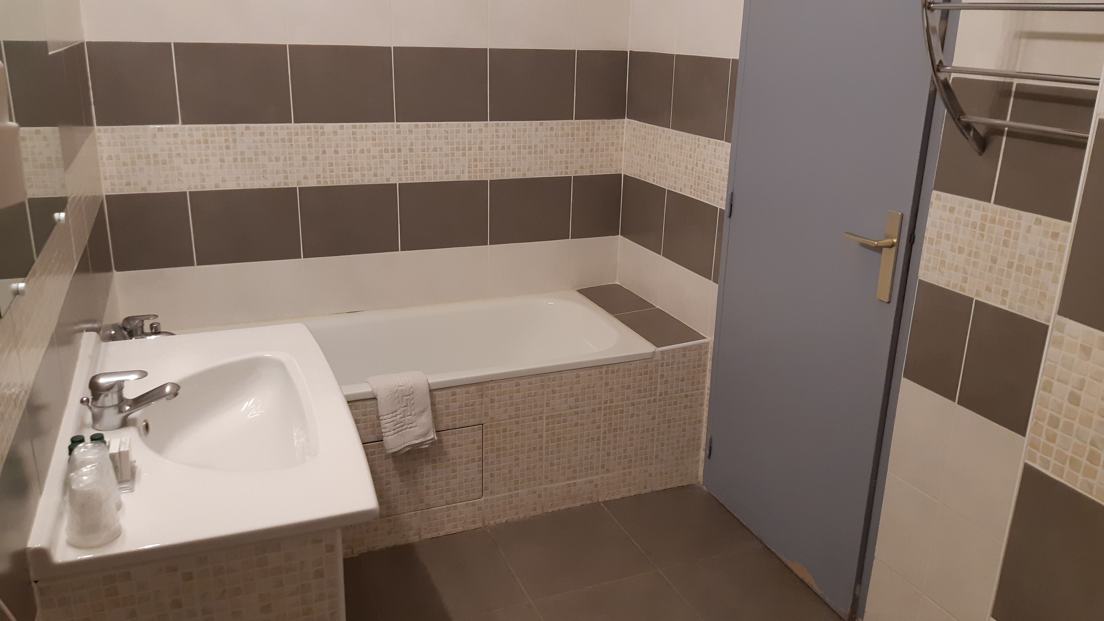 Foto - Hôtel Des Arts, Artisanal et Indépendant