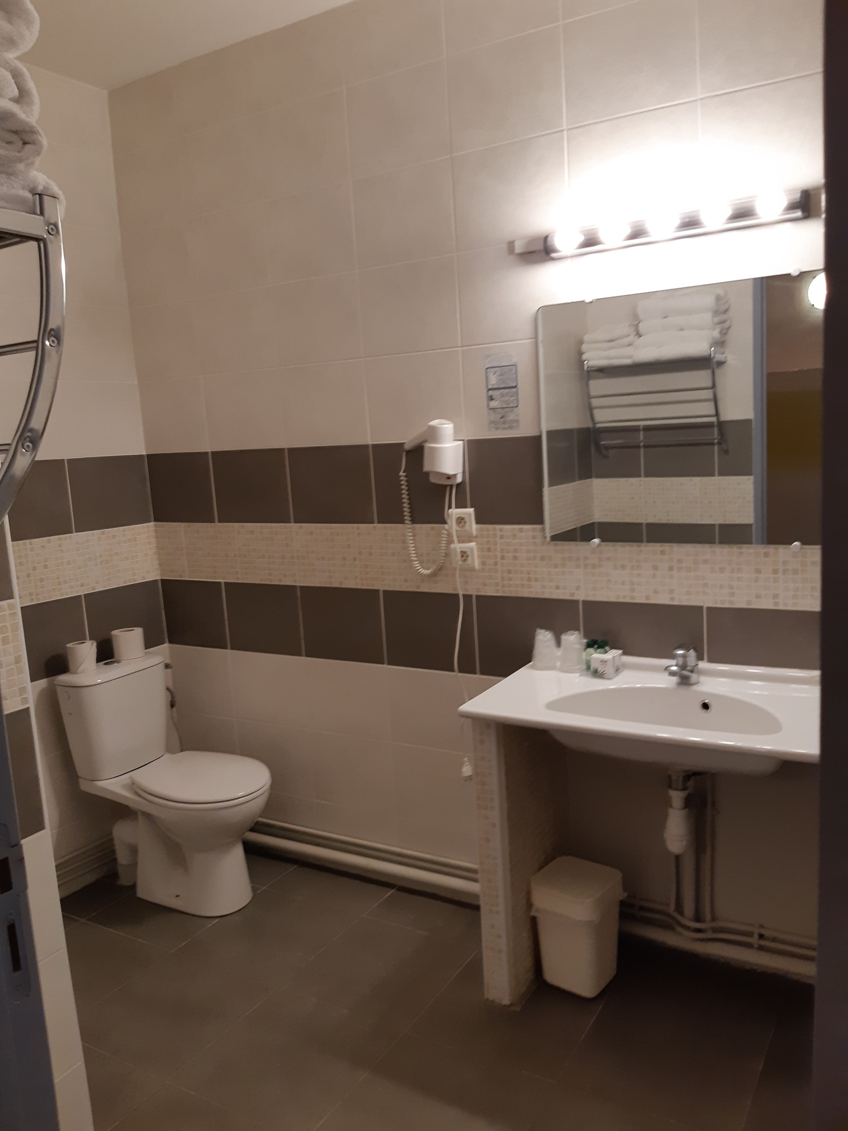 Foto - Hôtel Des Arts, Artisanal et Indépendant