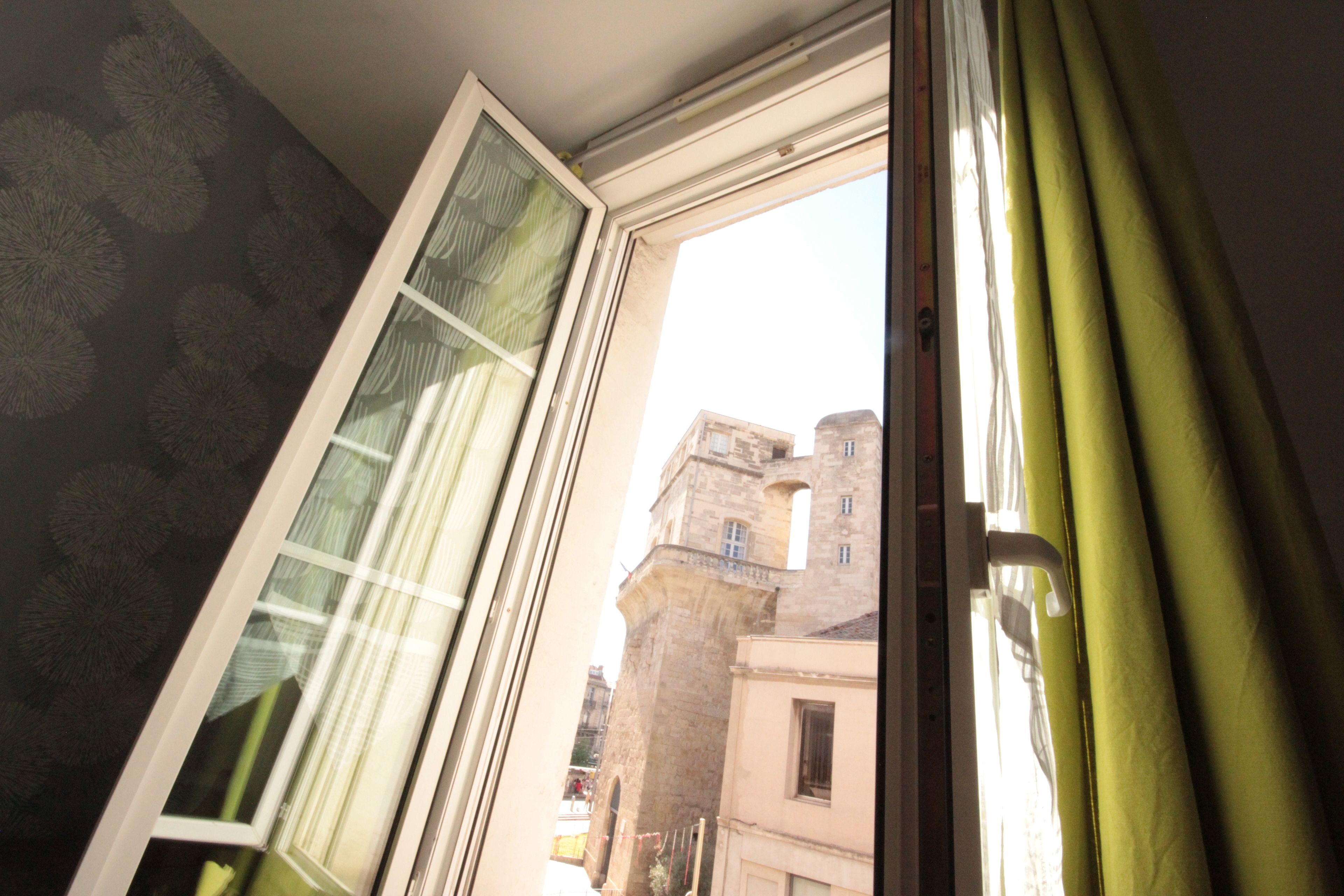 Foto - Hôtel Des Arts, Artisanal et Indépendant