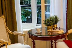 La Pompadour | In-room safe, desk, blackout drapes, iron/ironing board - Hotel de Seine (Paris)