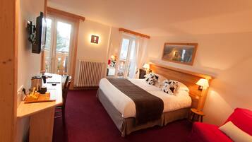 2 bedrooms, premium bedding, Select Comfort beds, desk