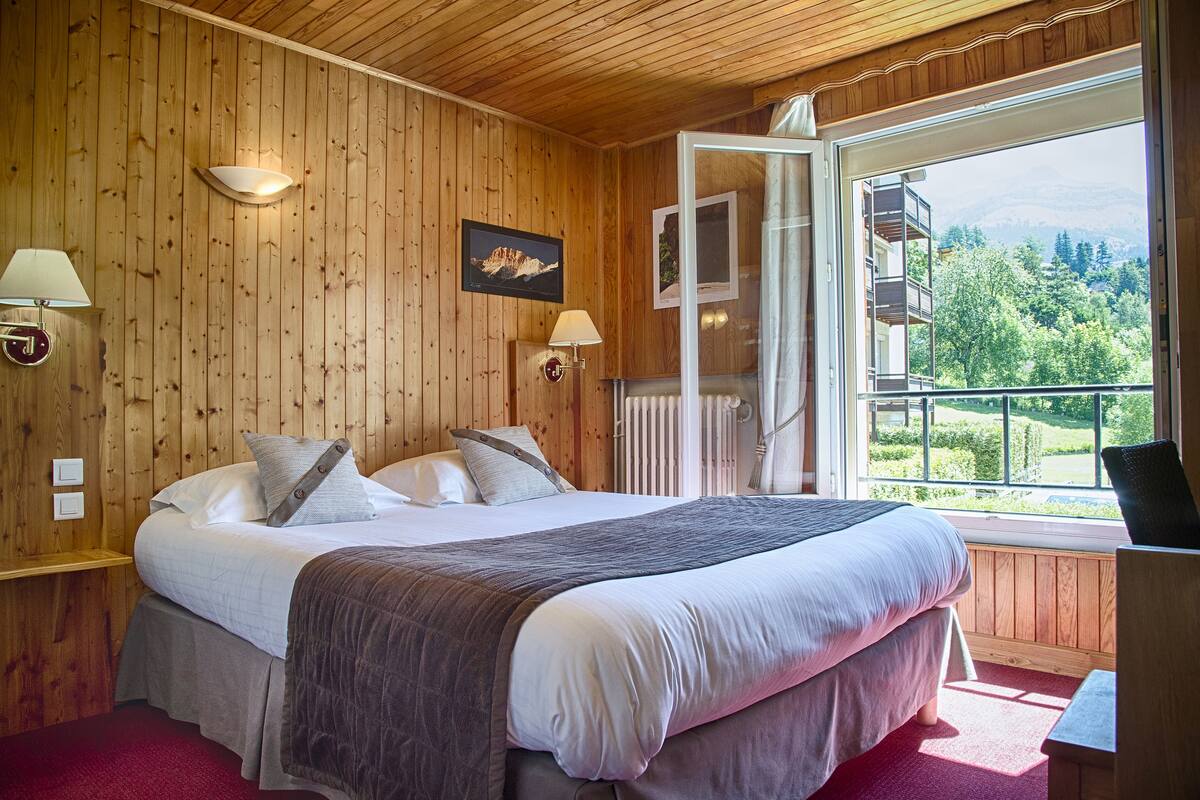 Ropa de cama de alta calidad, colchones Select Comfort y escritorio 