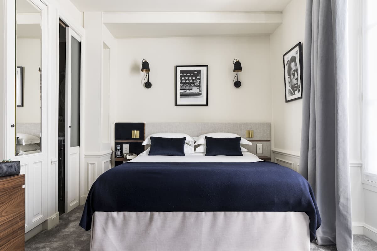 Quarto casal luxo | 2 quartos, roupas de cama premium, frigobar, cofres nos quartos