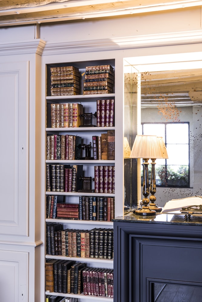 Hotel Verneuil by null