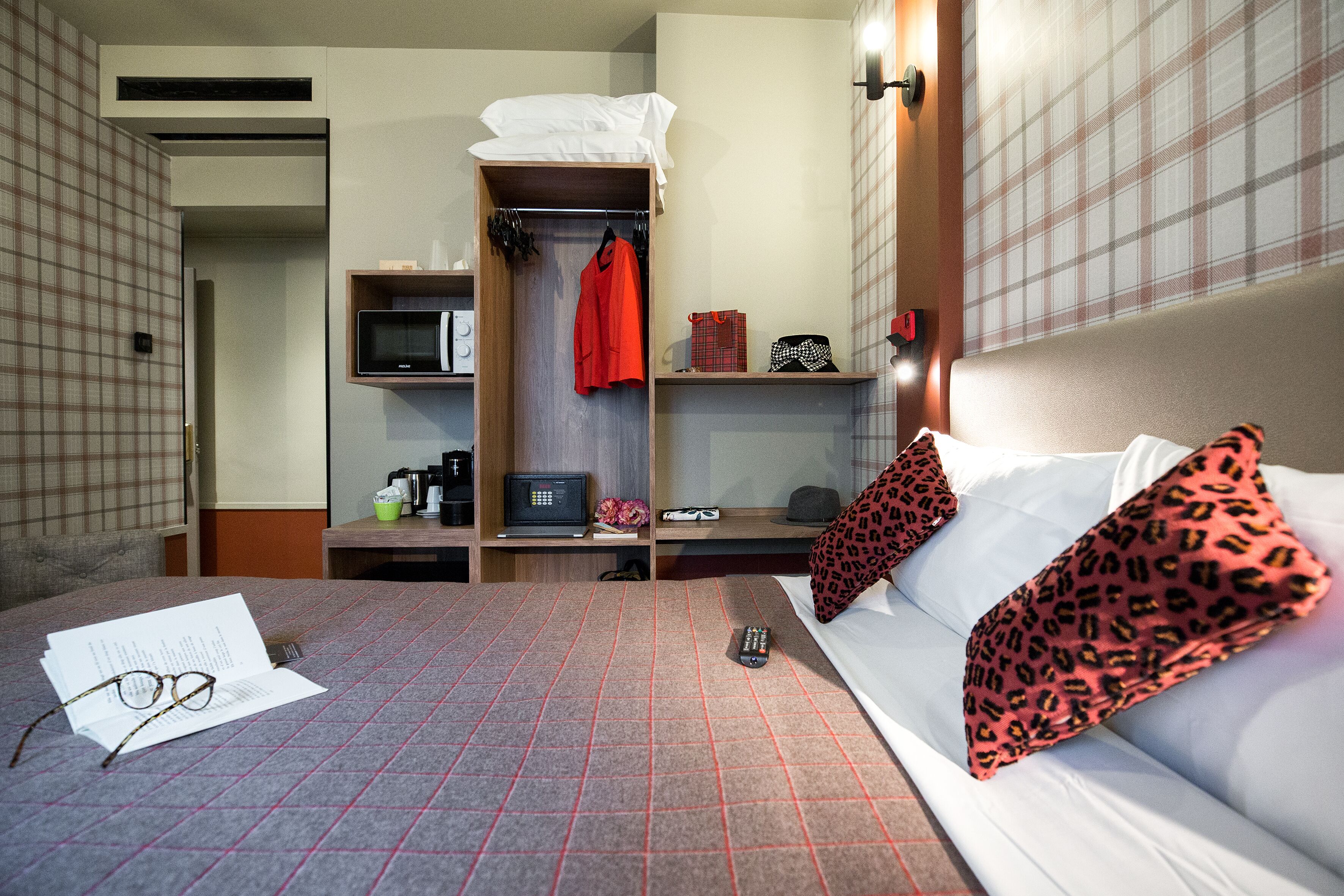 basic studio (no elevators; stair access only) | premium bedding, select comfort beds, minibar, in-room safe