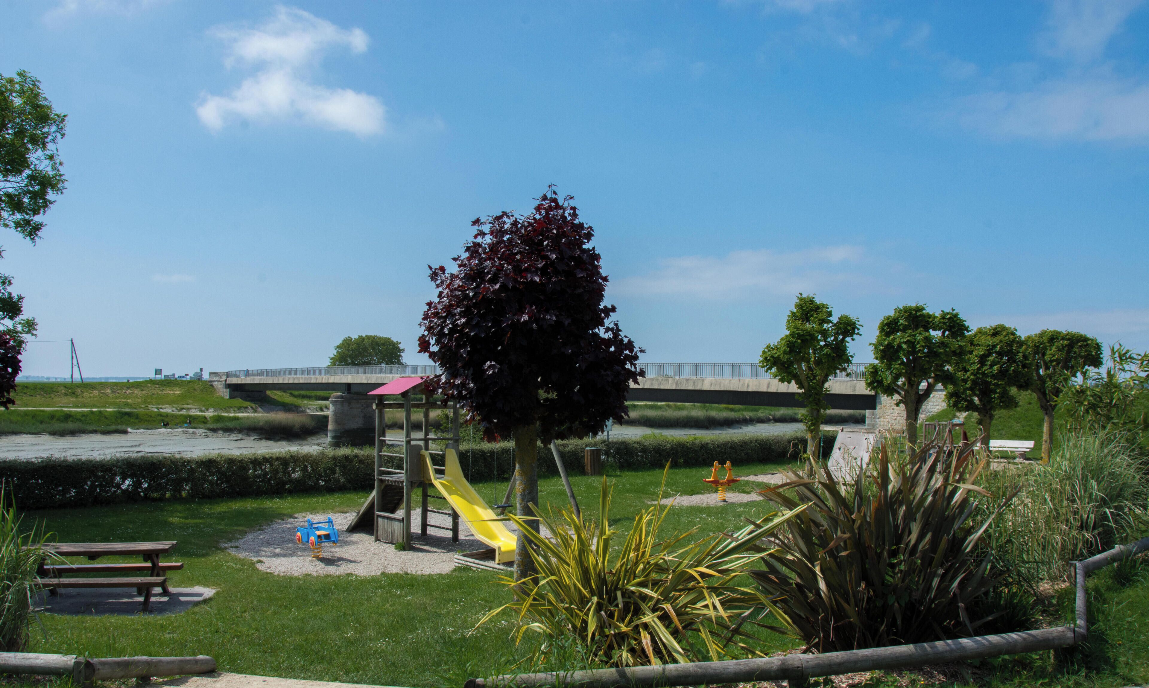 Children’s play area – outdoor
