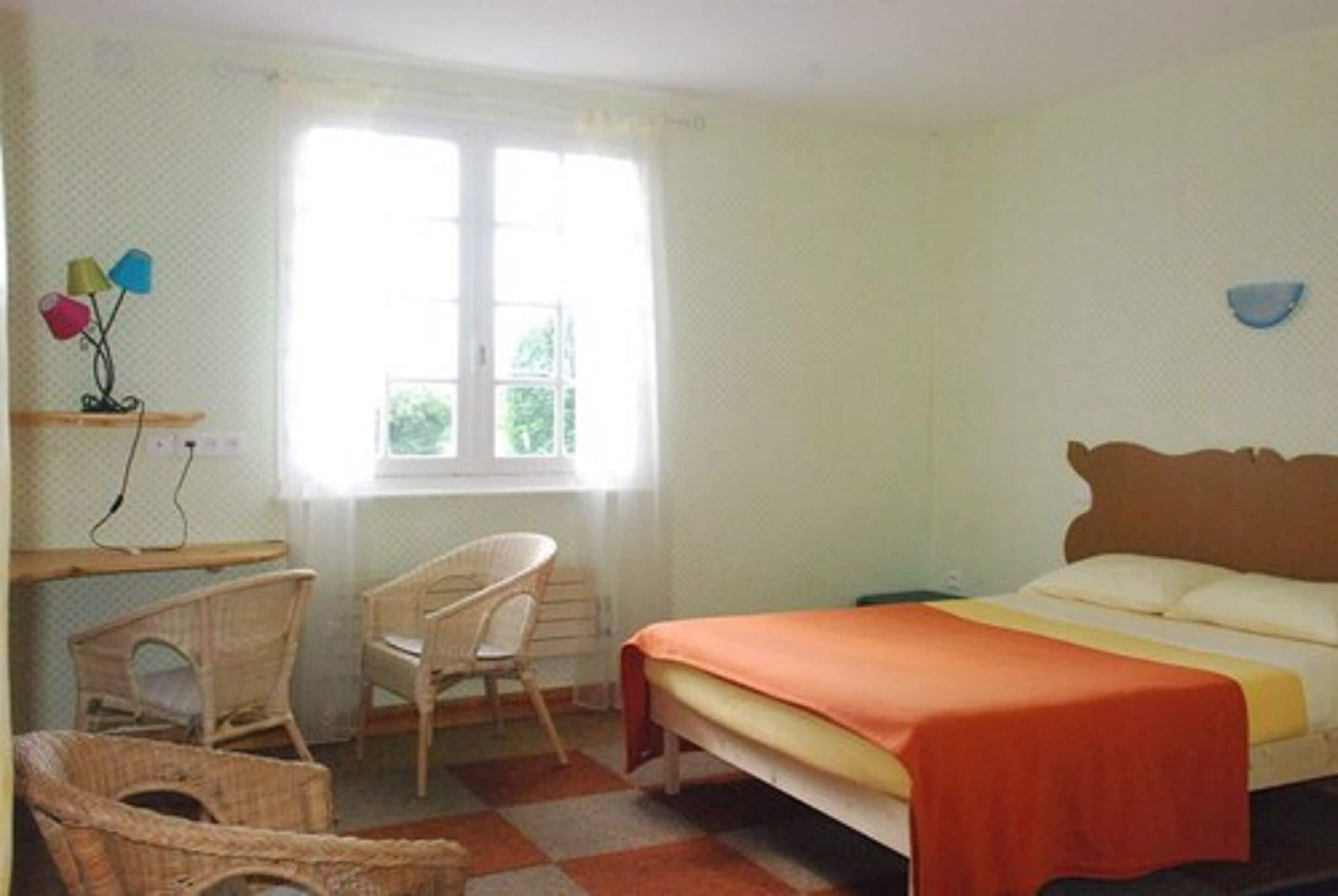 chambre triple, bord de  rivière | individually decorated, individually furnished, blackout curtains