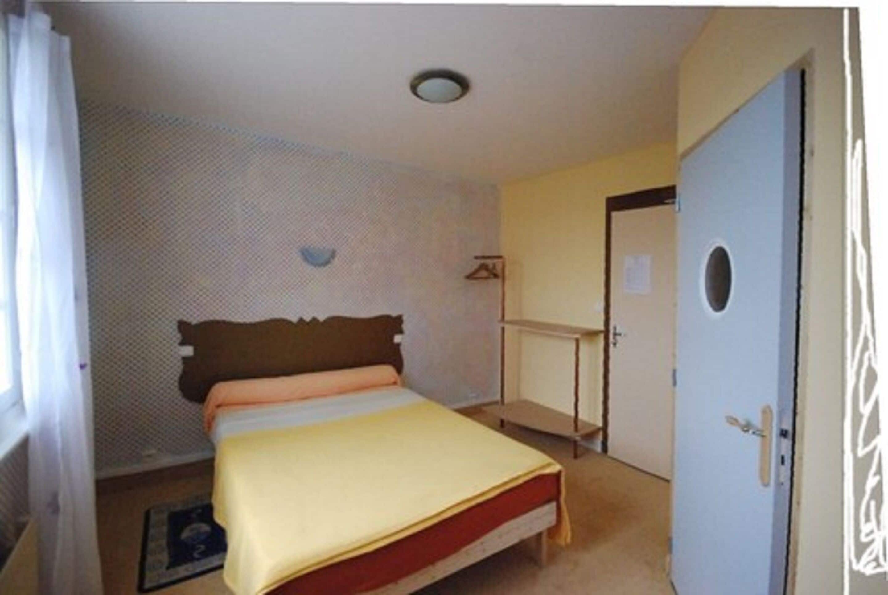 chambre double, bord de rivière | individually decorated, individually furnished, blackout curtains