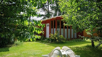 Chambre Quintuple dans le parc | Individually decorated, individually furnished, blackout drapes