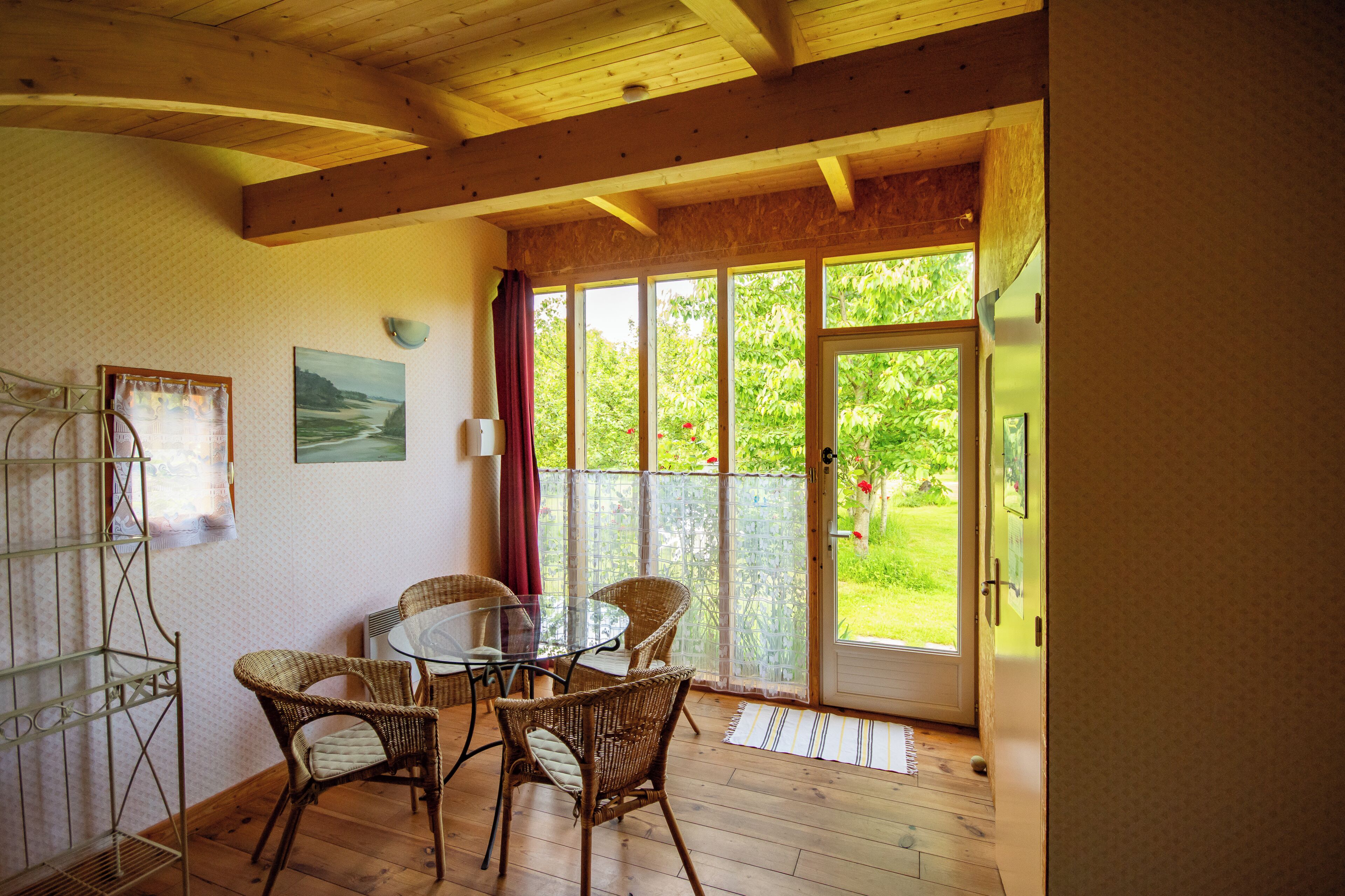 Chambre Quadruple dans le parc  | Living area | Ping pong, toys, books
