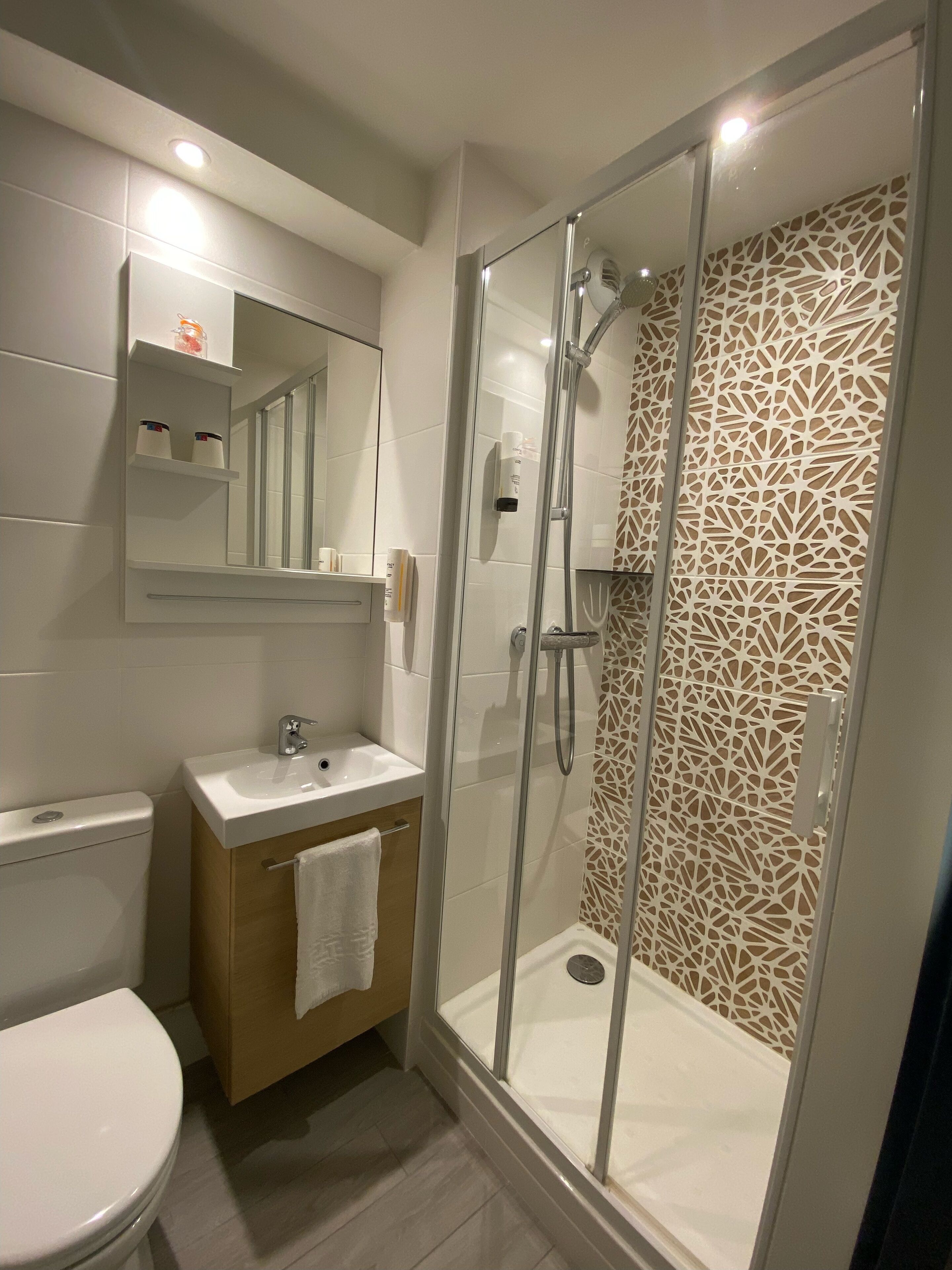 comfort room | bathroom | shower, free toiletries, hair dryer, towels