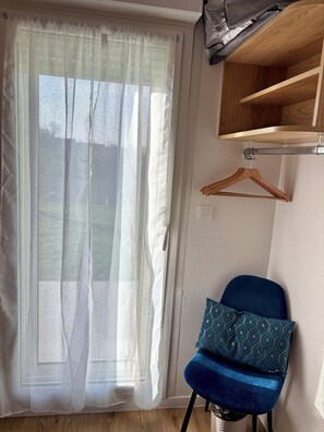 Comfort Room | Premium bedding, desk, soundproofing, iron/ironing board - Hôtel Le Pavillon de Saint-Lô (Saint-Lo)