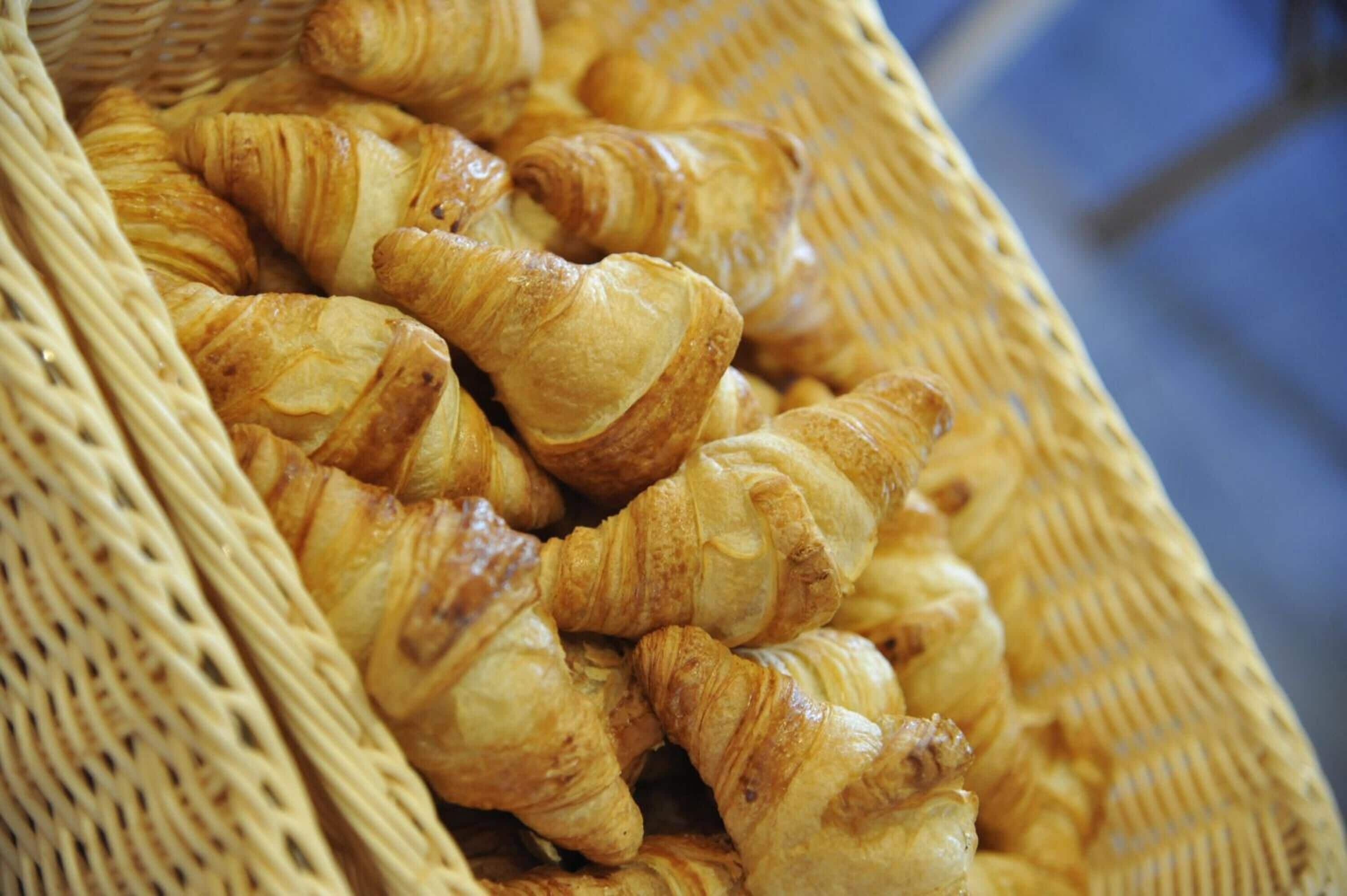 daily buffet breakfast (eur 15 per person)