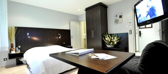 Cottage Hotel