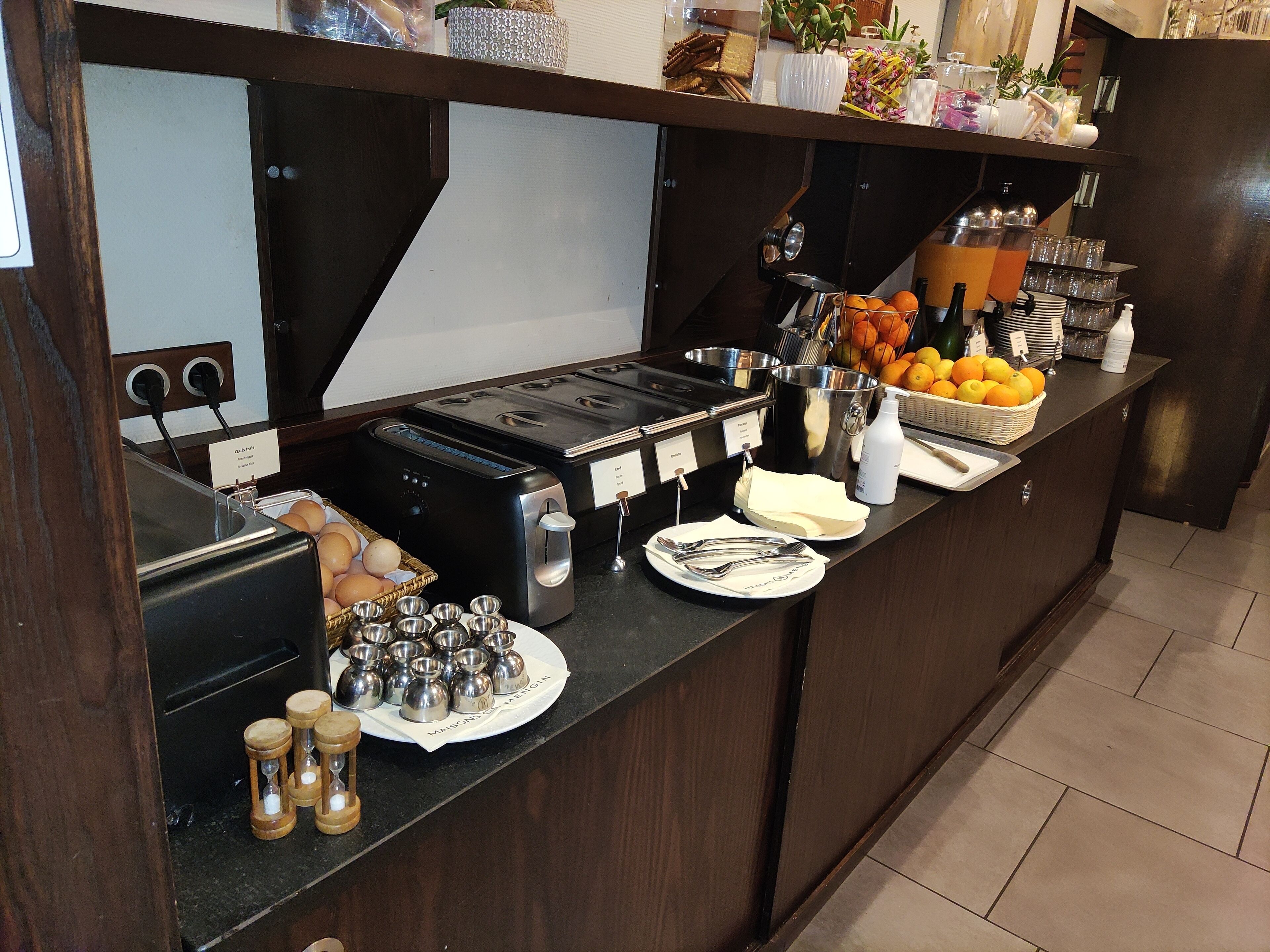 daily buffet breakfast (eur 15 per person)