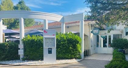 Cottage Hotel