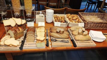Daily buffet breakfast (EUR 15 per person)