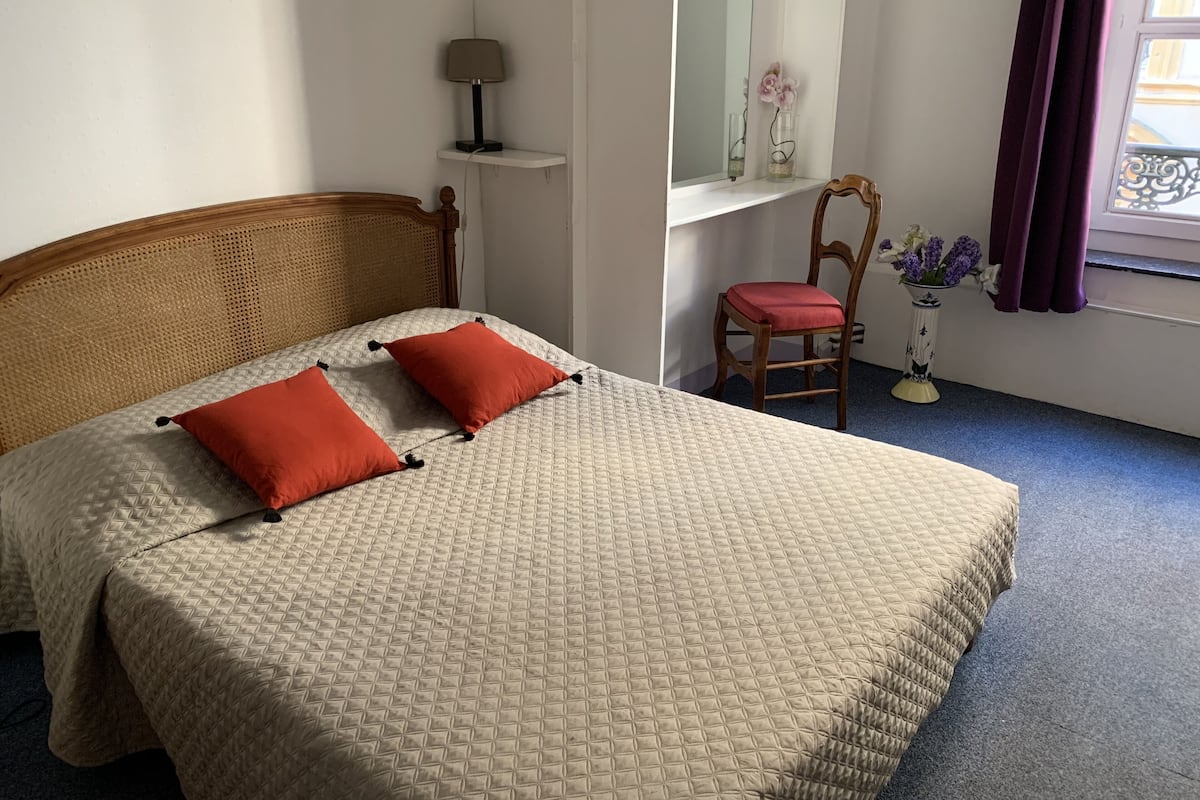 Classic Double Room | Desk, blackout drapes, soundproofing, iron/ironing board (on request)