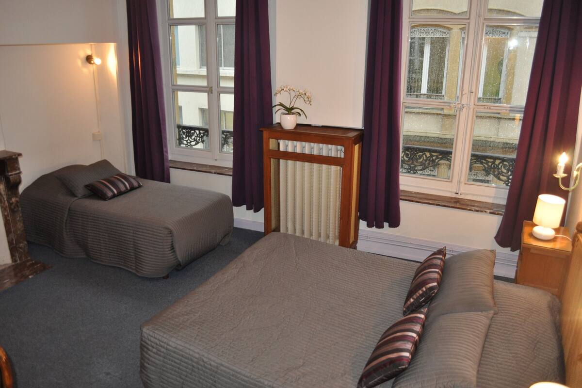 Comfort Twin Room | Desk, blackout drapes, soundproofing, iron/ironing board (on request)