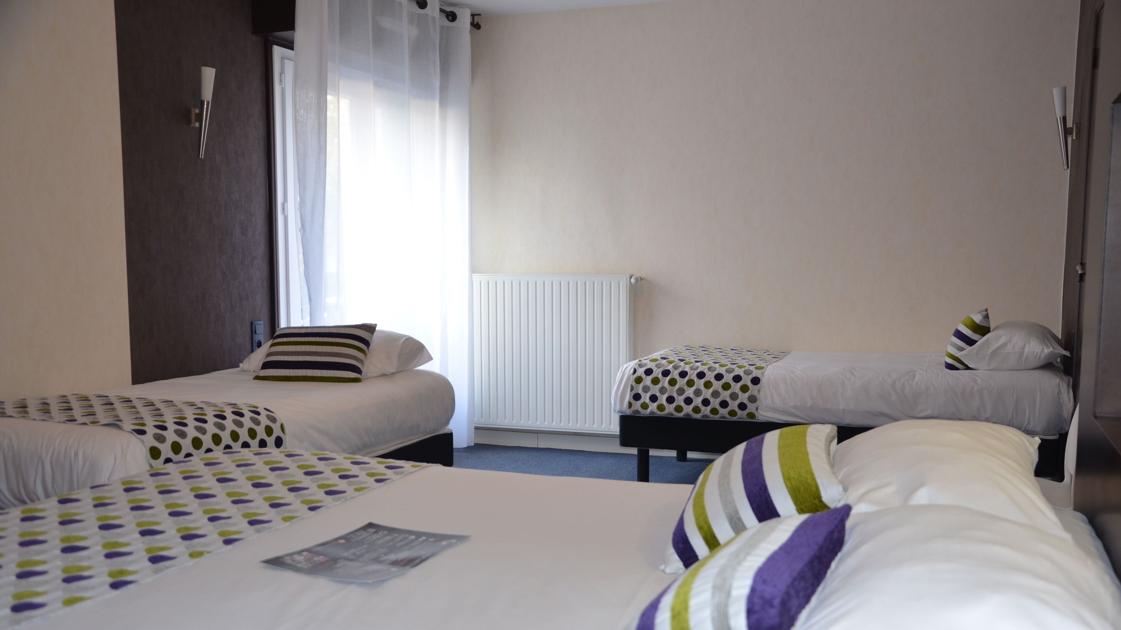 comfort triple room | individually decorated, individually furnished, desk, laptop workspace