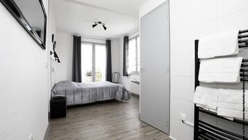 Comfort Double Room | Individually decorated, individually furnished, rollaway beds, free WiFi