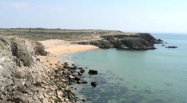 Una playa cerca