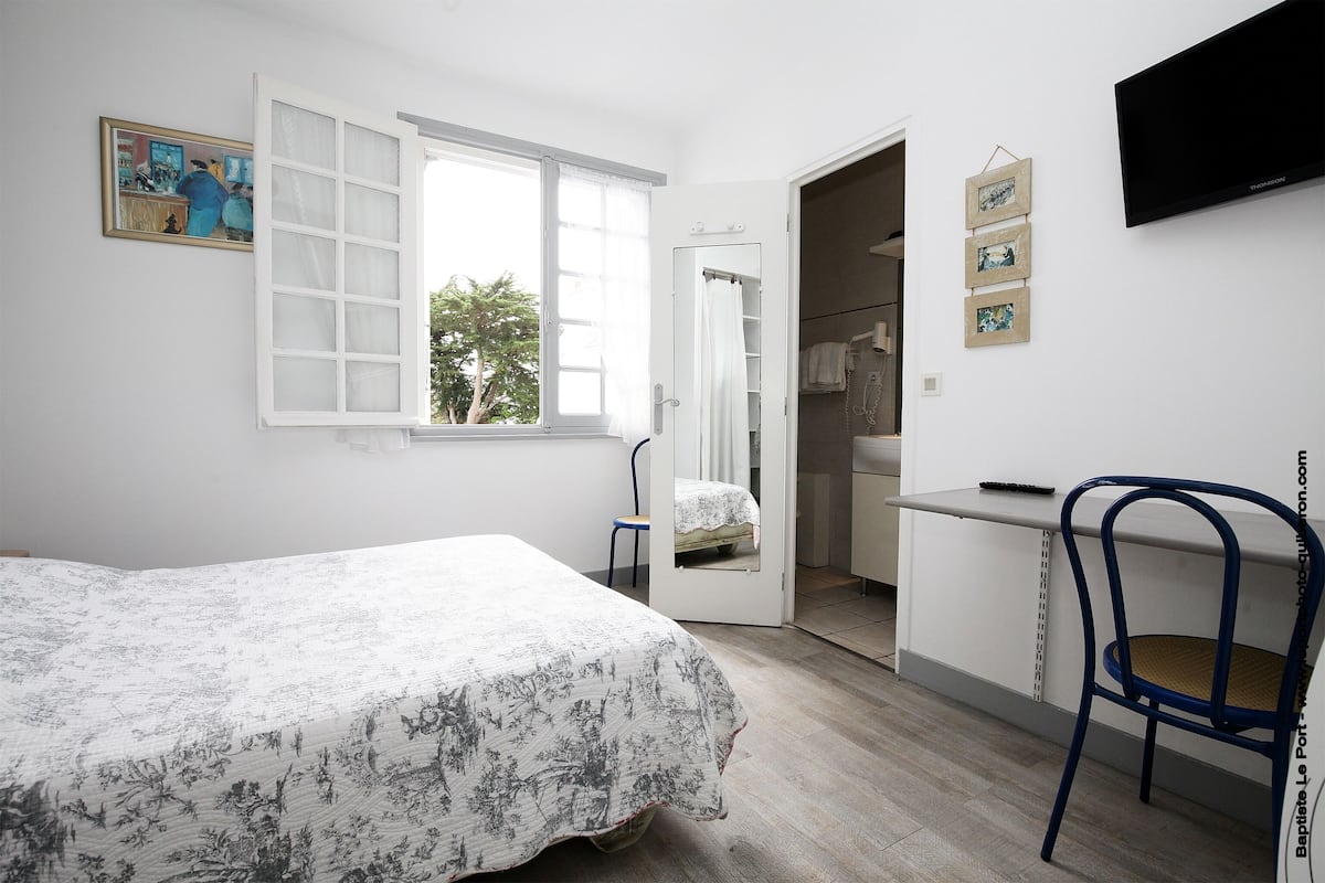 standard double room | individually decorated, individually furnished, rollaway beds, free wifi