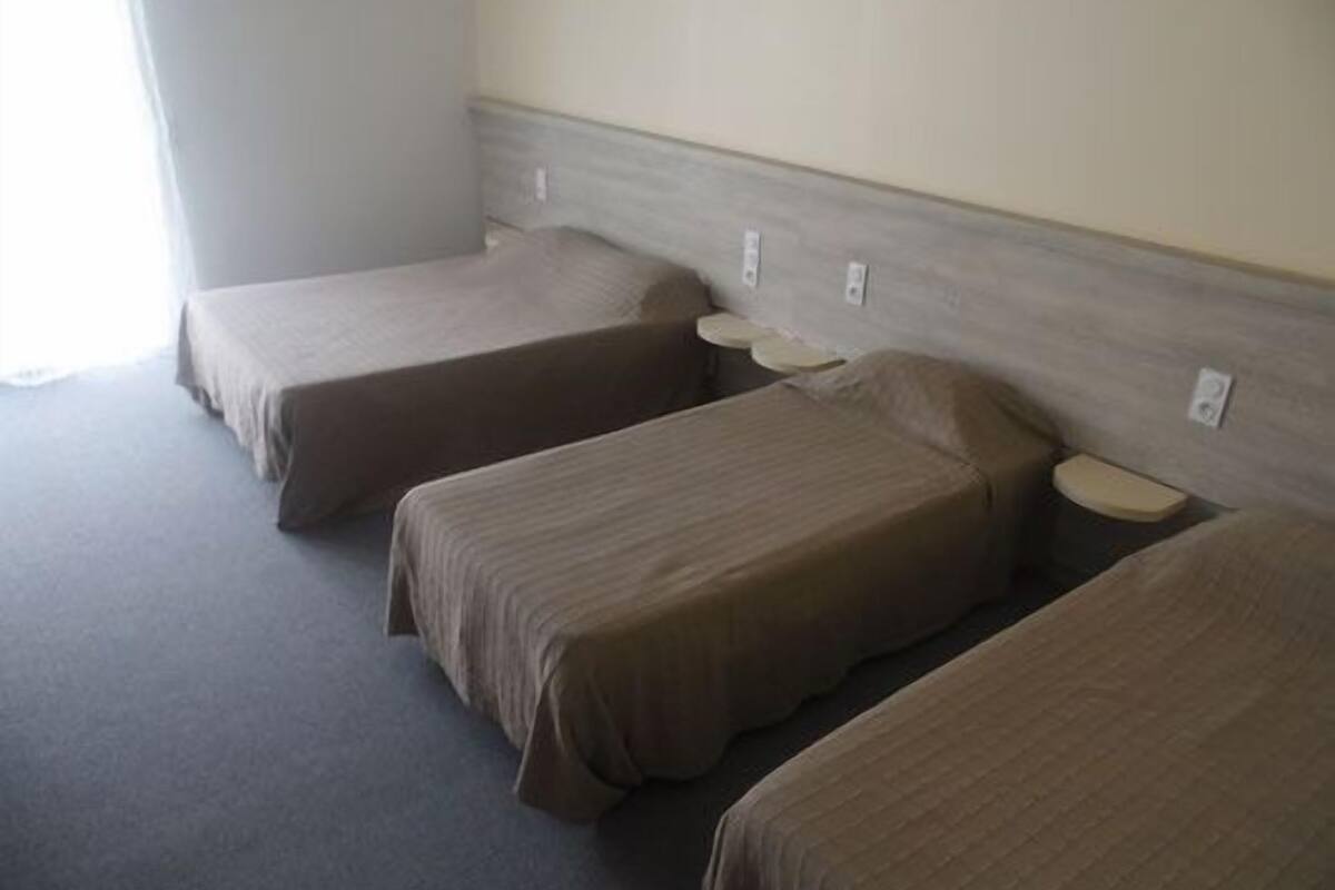 family quadruple room, accessible | desk, free cots/infant beds, free wifi, bed sheets