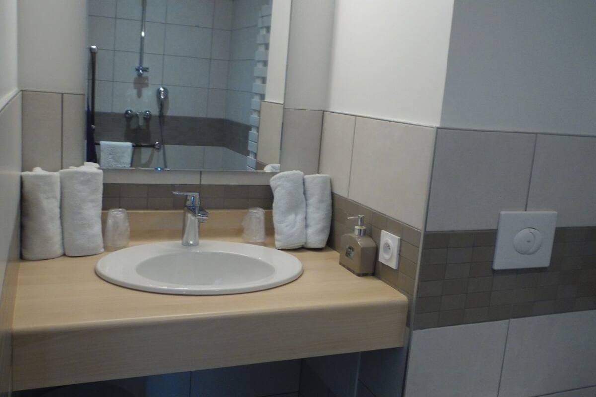 family quadruple room, accessible | bathroom sink
