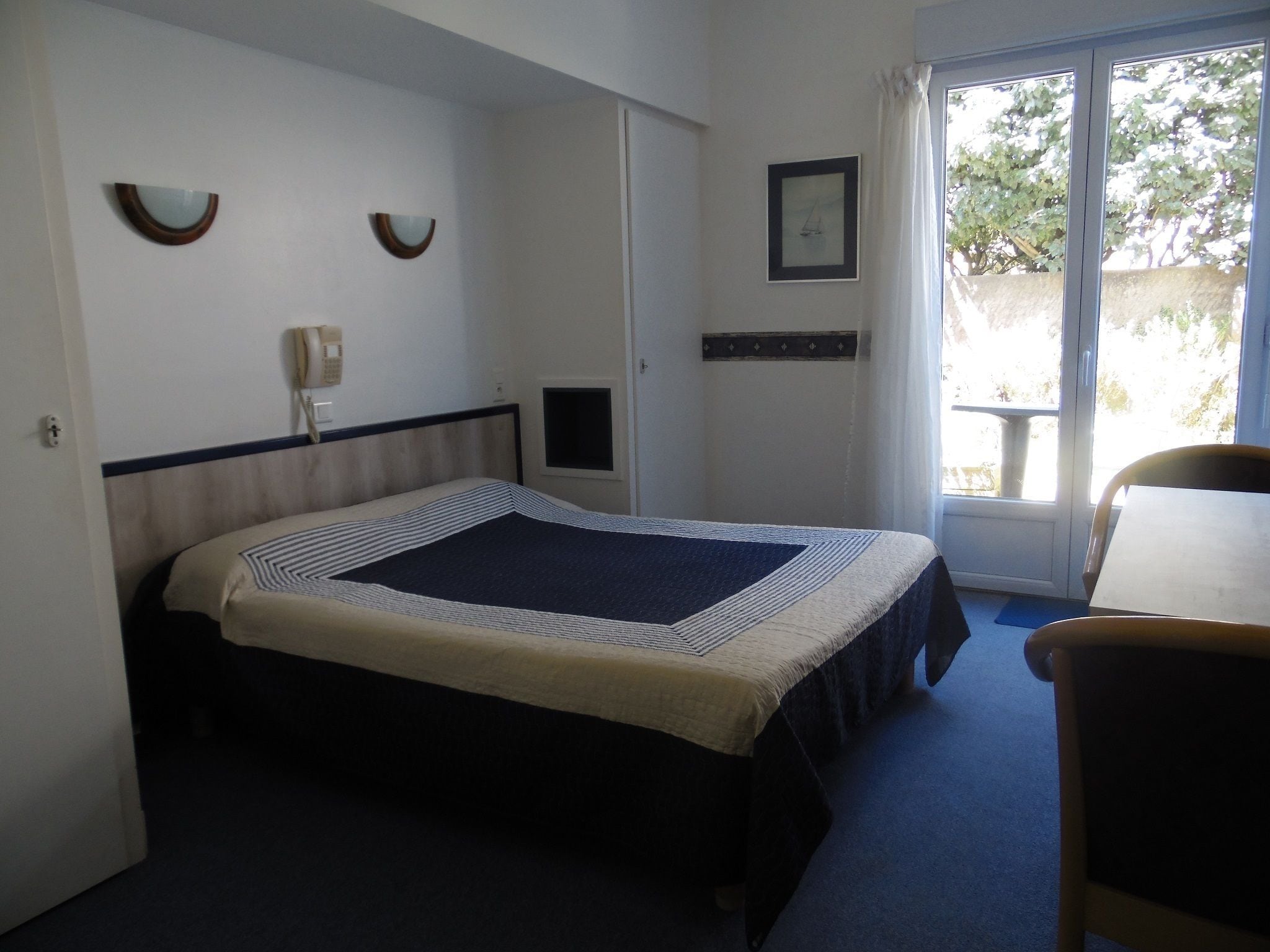 double room | desk, free cots/infant beds, free wifi, bed sheets