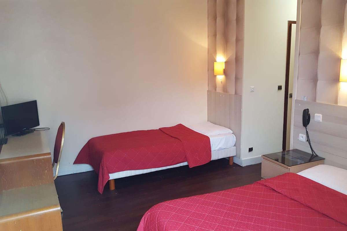 In-room safe, desk, free WiFi, bed sheets