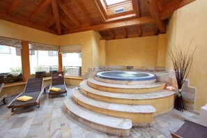 Indoor spa tub - Savoia Palace (Pinzolo)