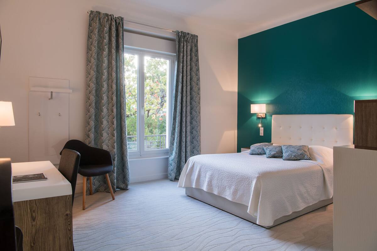 Double Room (Privilege) | Individually decorated, individually furnished, desk, blackout drapes