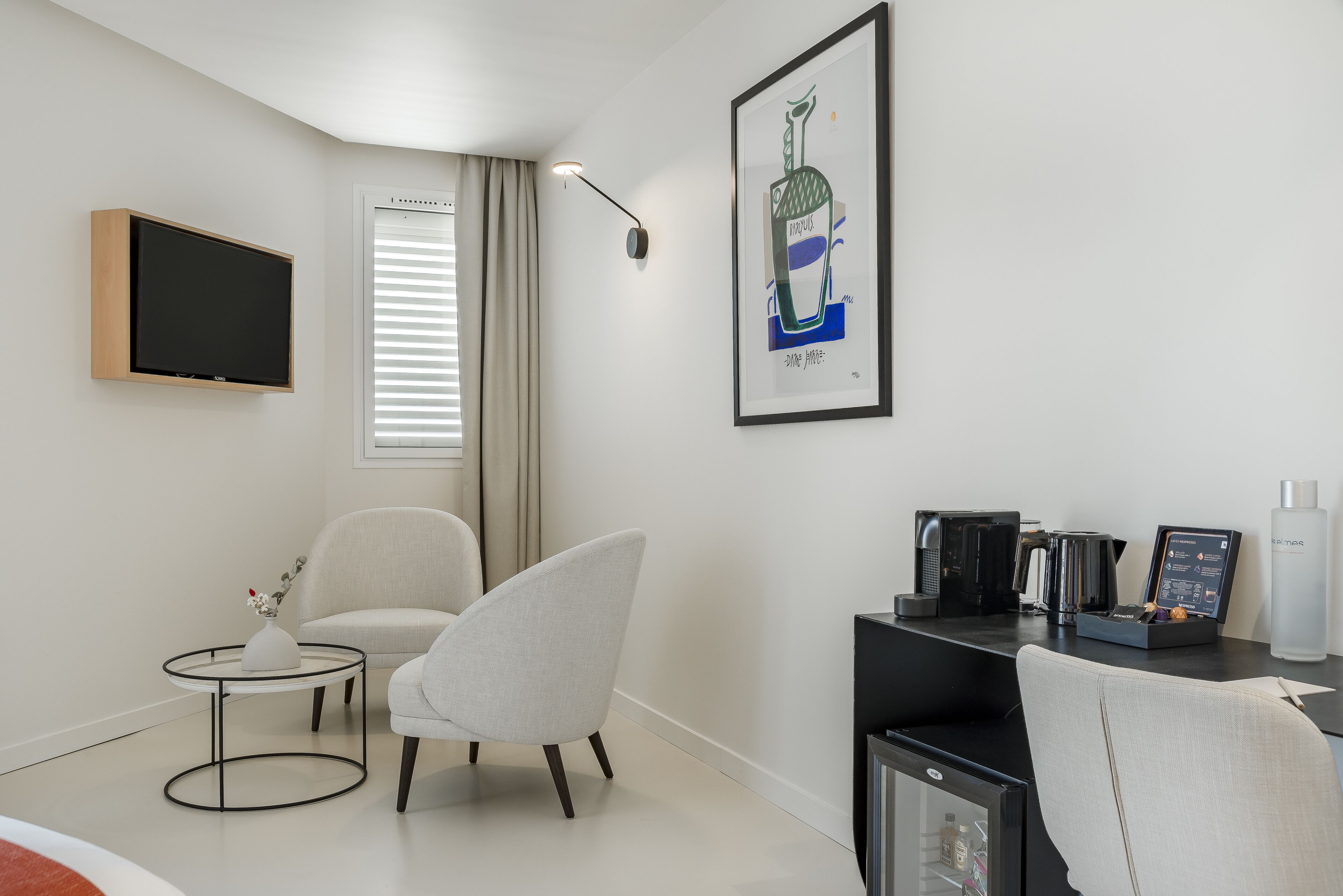 signature suite, hot tub, sea view | premium bedding, tempur-pedic beds, in-room safe, individually decorated